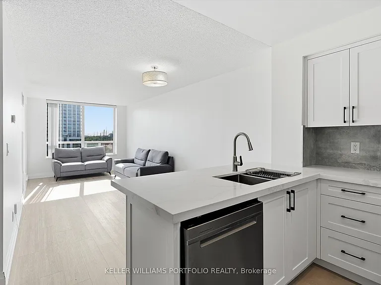 48 Suncrest Blvd #607 — Photo 8