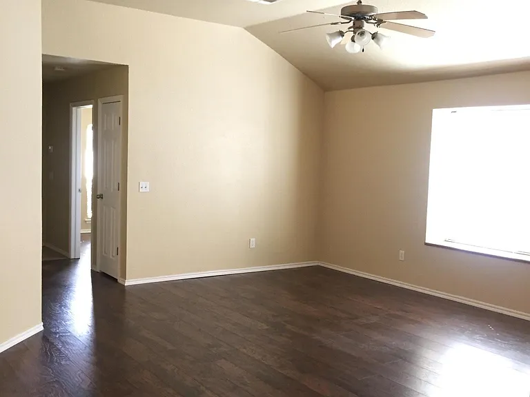 2604 Northern Hills Rd — Photo 3