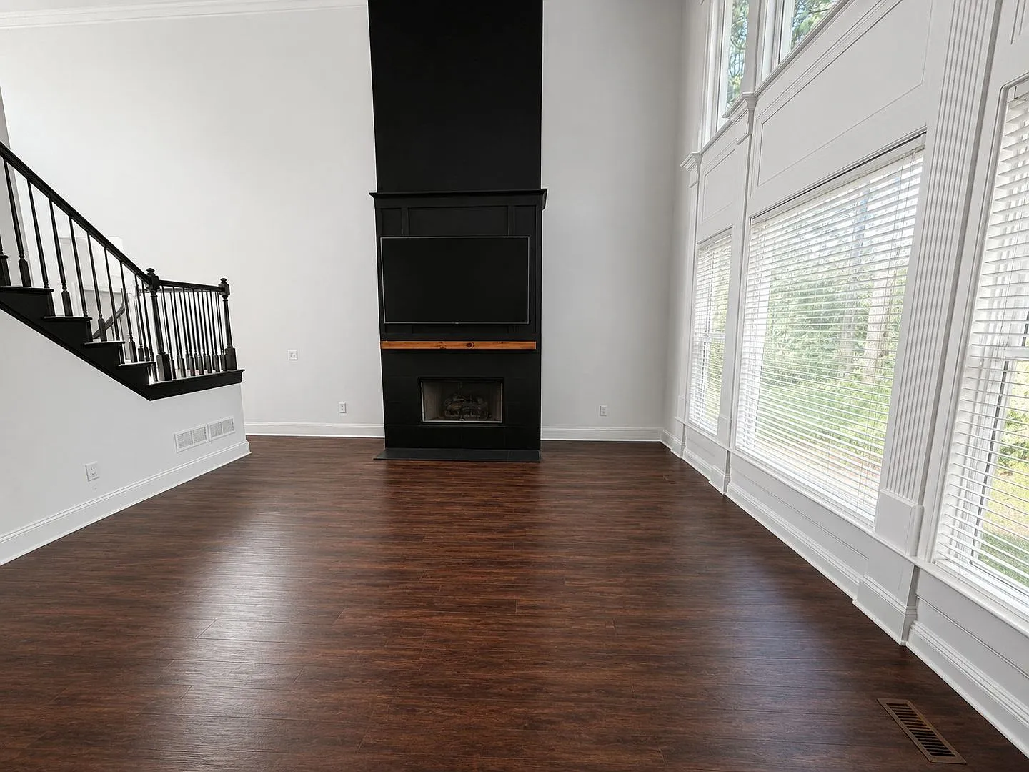 768 Laurel West Ln. — Photo 3