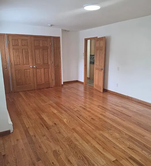 11 Manhattan Pl — Photo 10