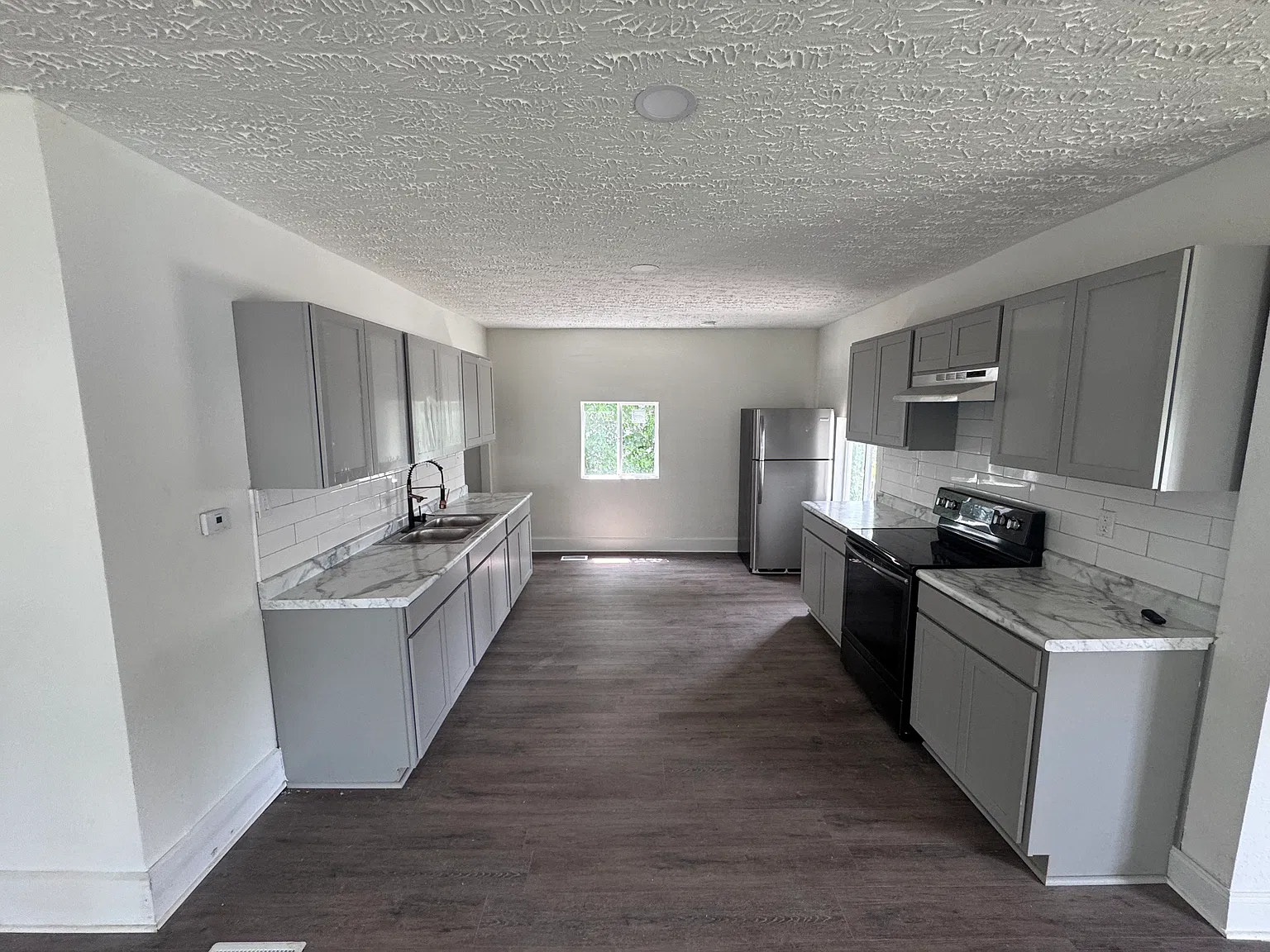 3 bed, 1382 sqft, $1,300 — Photo 4