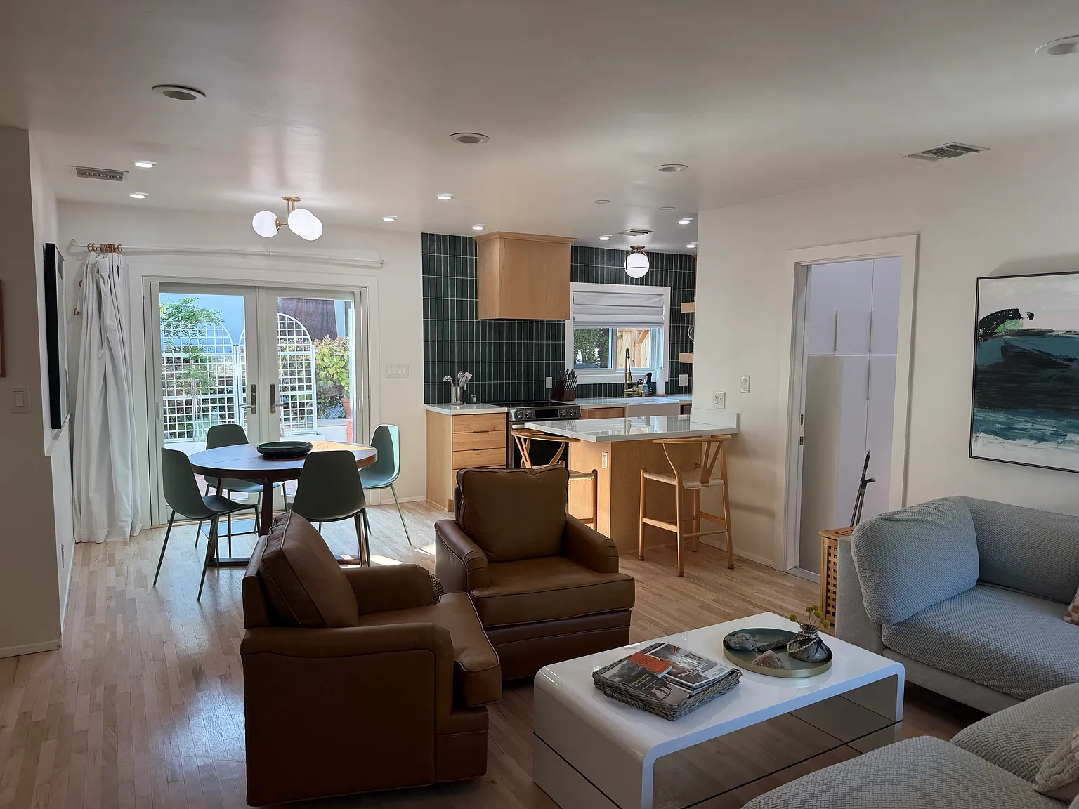 3 bed, 1.5 bath, 1050 sqft, $6,750 — Photo 4