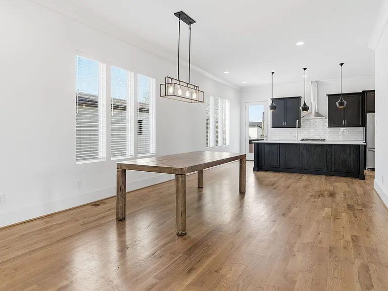 1202 Katie Ave — Photo 12