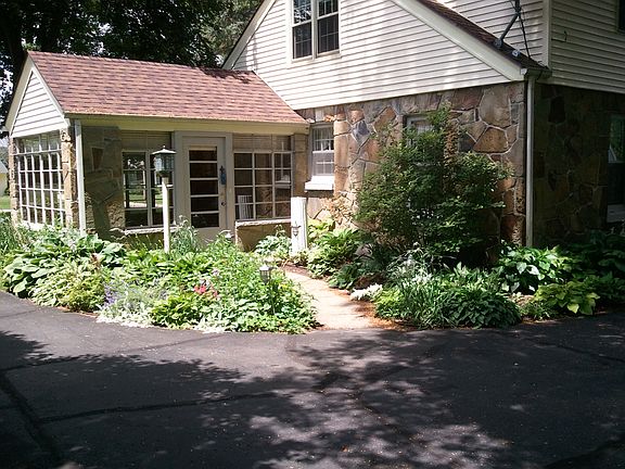 2nd image of 740 N Kalamazoo Ave