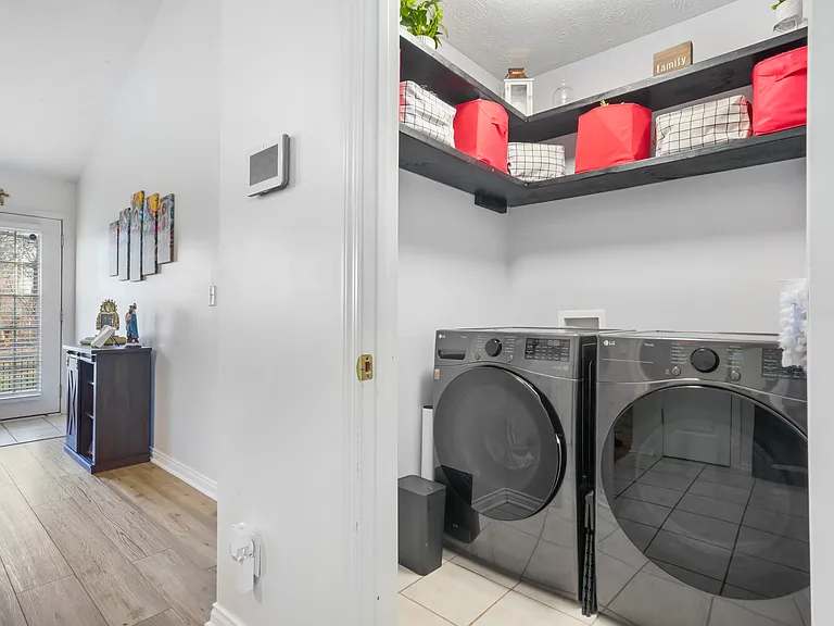 4615 Boardwalk Dr — Photo 10