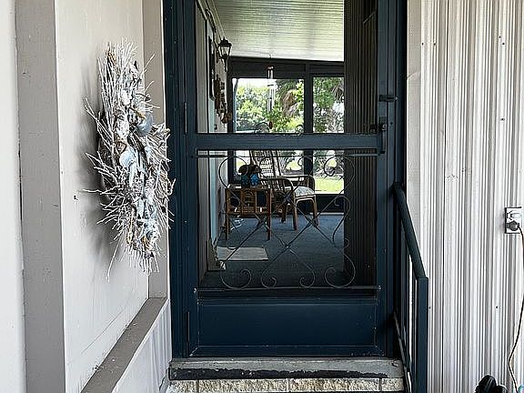5th image of 328 Ken Ave