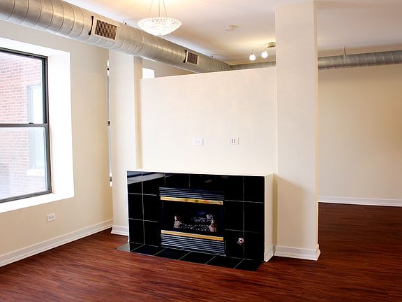 2nd image of 4537 S Drexel Blvd APT 410