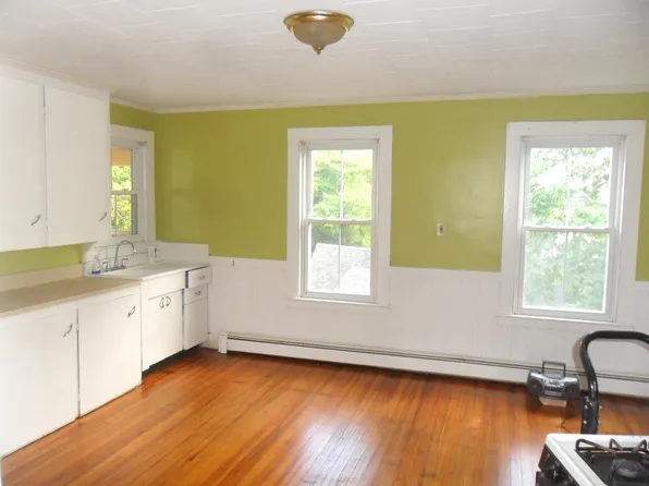 67 North St, Westbrook, ME 04092