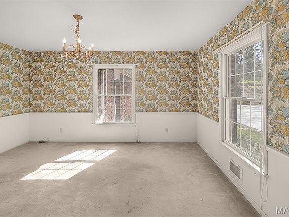 5th image of 2442 Brookwood Dr