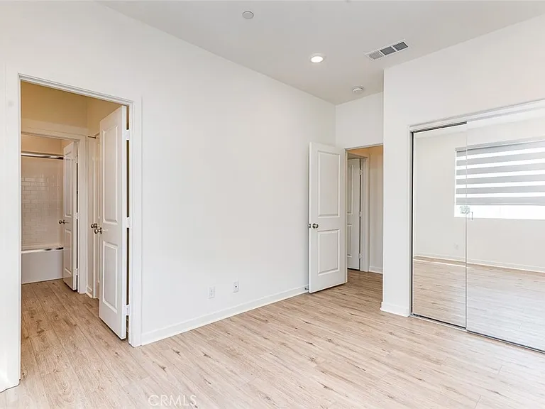 14022 Bay St — Photo 24