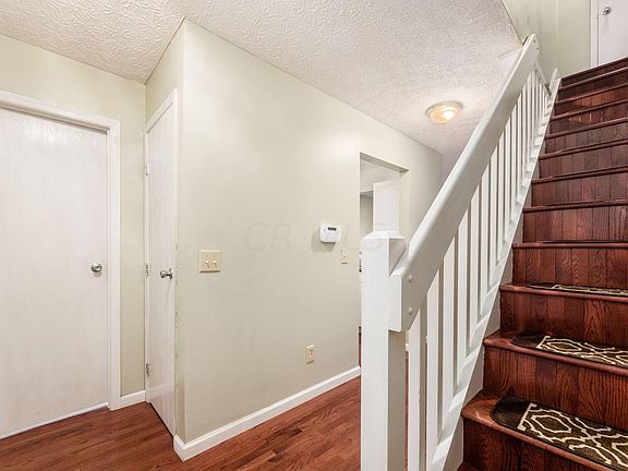 4th image of 723 Parkgrove Way