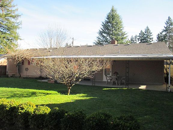 2nd image of 5041 SE Glen Echo Ave