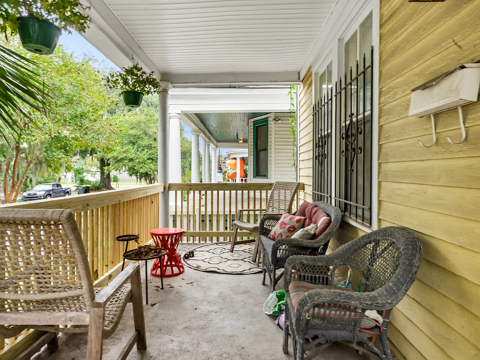 1 bed, 700 sqft, $1,300 — Photo 2