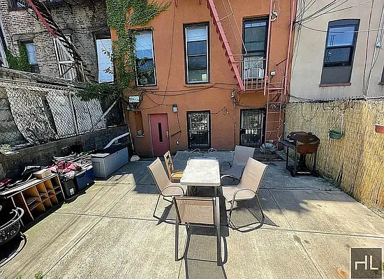 Rented by Brooklyn Group | media 7