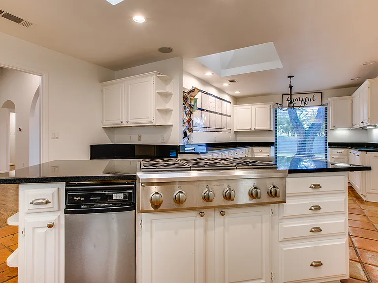 5815 Walnut Hill Ln — Photo 26
