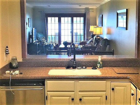 3rd image of 6 W Terrace Ave APT 3