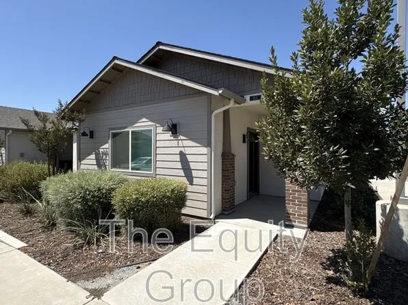 518 S Summit St #101, Visalia, CA 93292