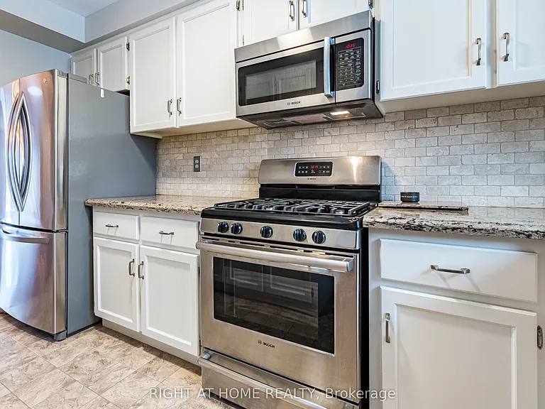 165 Main St E #7 — Photo 20