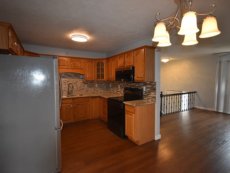 749 N Christy St — Photo 4