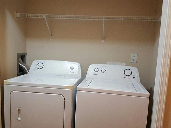 upstair LR, new washer & dryer included