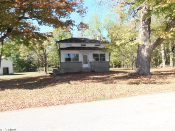 2009 Sodom Hutchings Rd NE, Vienna, OH 44473