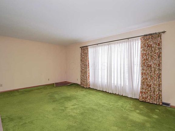 5th image of 733 Stinson Dr