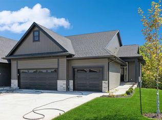 904 High Ridge Trl, Solon, IA 52333