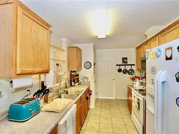 4th image of 1373 Lambs Grove Rd