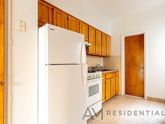 3rd image of 540 Ovington Ave #1