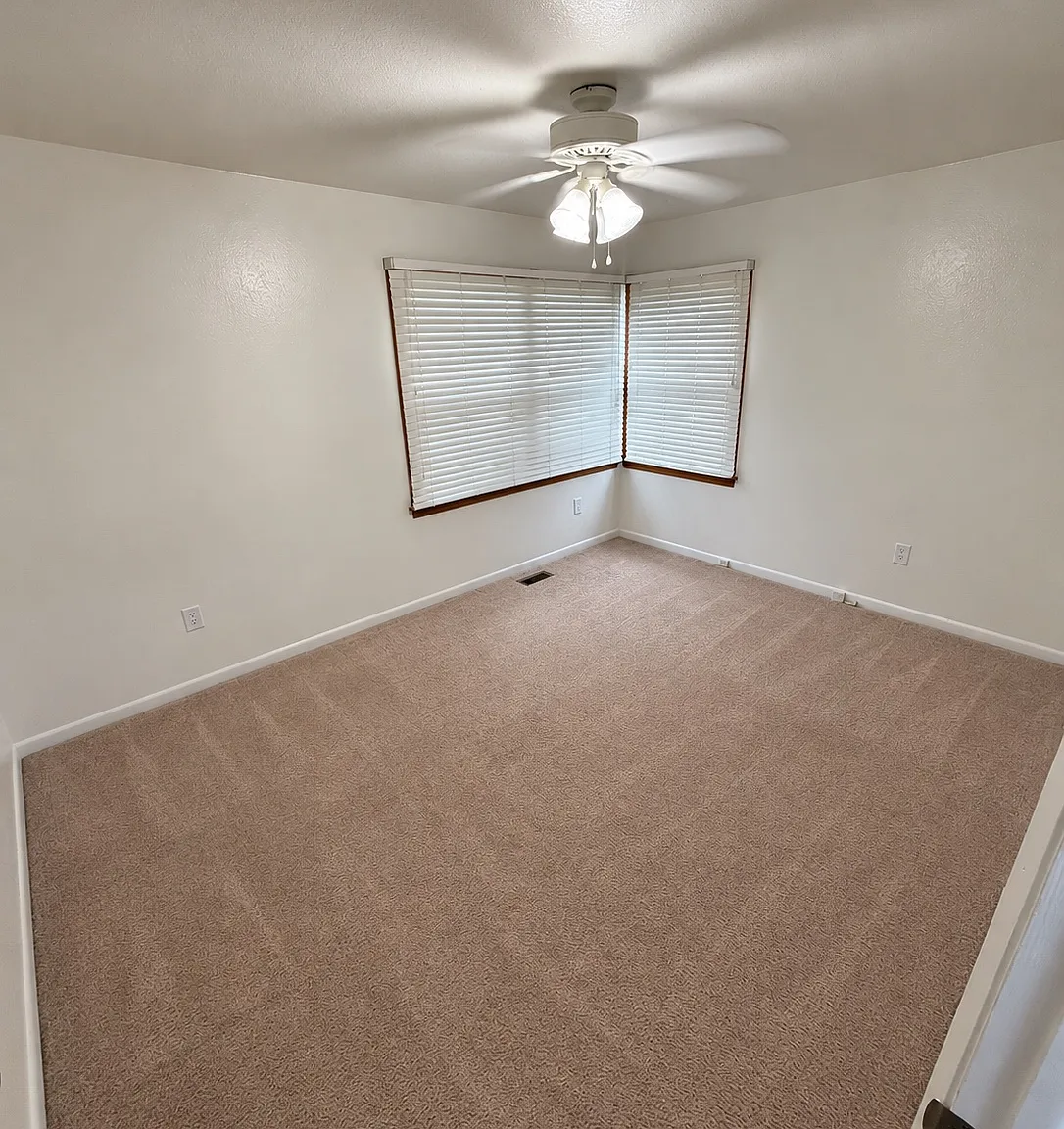 704 Smith St — Photo 3