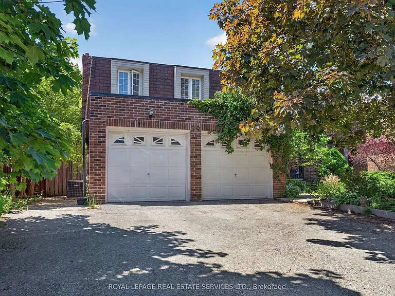 28 Wootten Way N — Photo 1