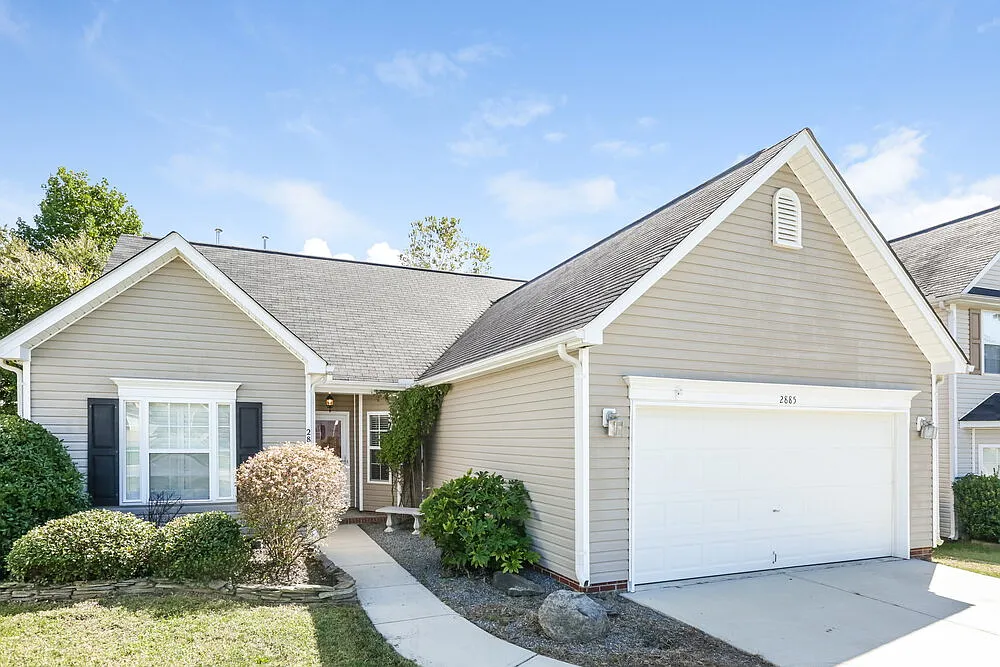 3 bed, 2.5 bath, 1266 sqft, $1,950 — Photo 1