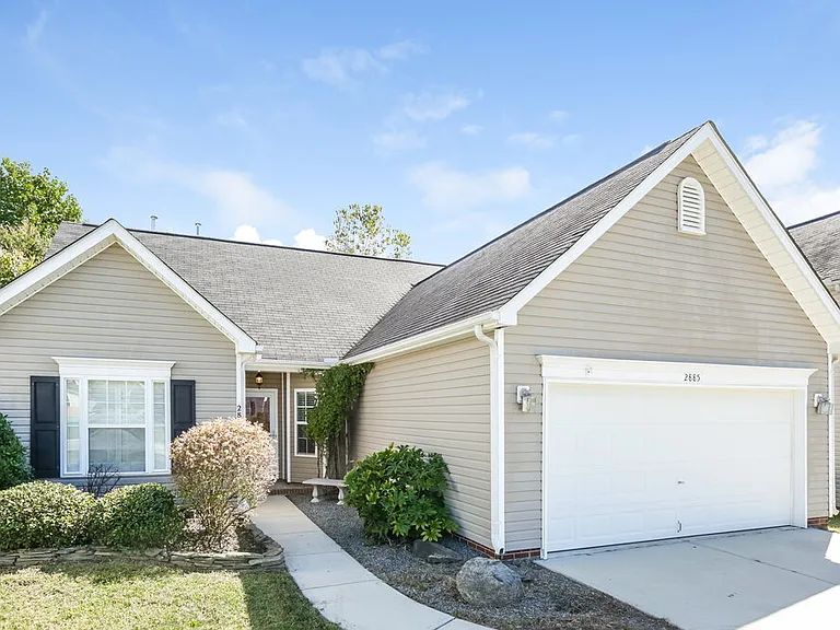 2885 Island Point Dr NW — Photo 1