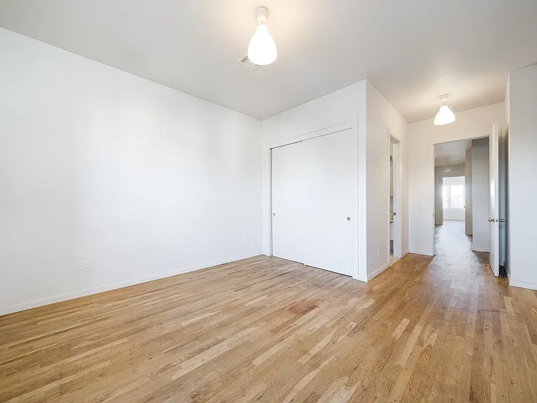 386 Bergen Ave #1R — Photo 10