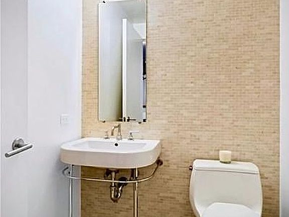 4th image of 255 Hudson St APT 5G