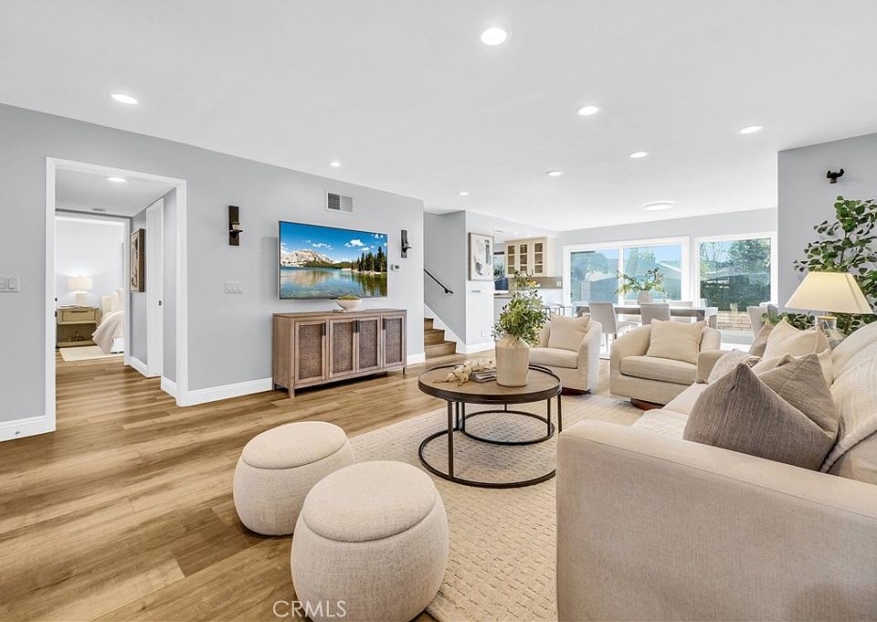 1st image of 5213 Piccadilly Cir