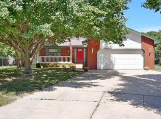 4446 N Stratford Lane Cir, Wichita, KS 67226