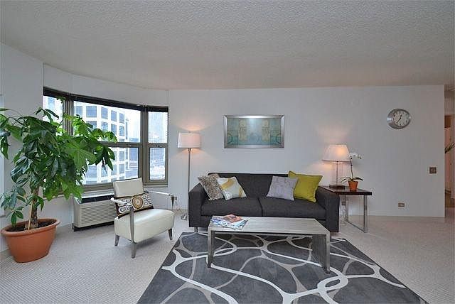 2nd image of 841 N State St #325