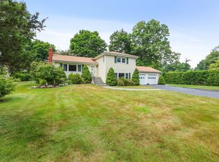 9 Holiday Dr, Norwalk, CT 06851