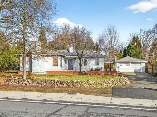 2137 E Jackson St, Medford, OR 97504