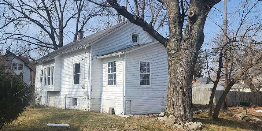1st image of 2220 Superior Ave