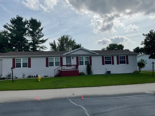 5541 Mahogany Ln, Roscoe, IL 61073