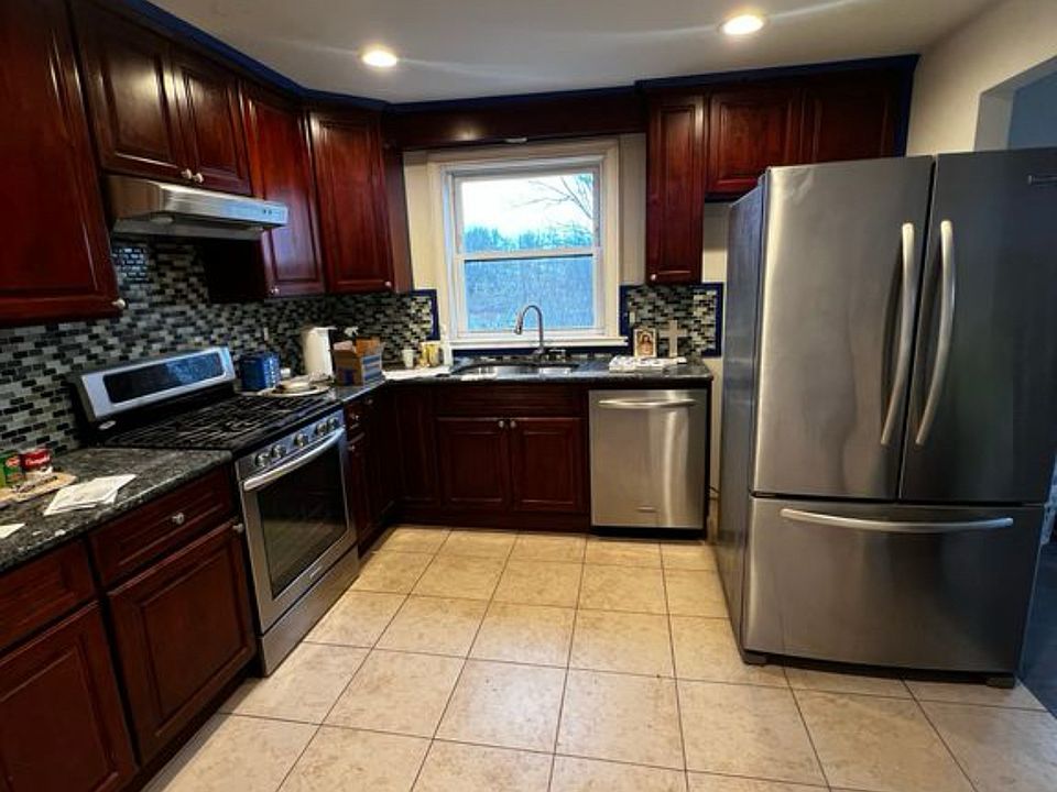 1st image of 386 Sommerville Pl #2