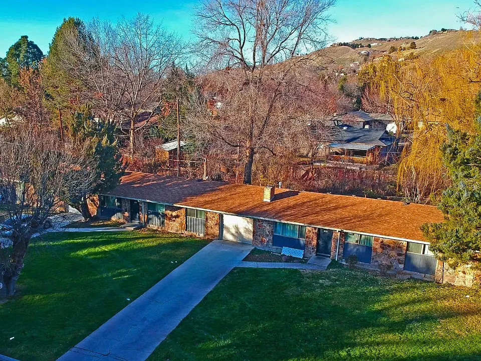 Magnolia Apartments