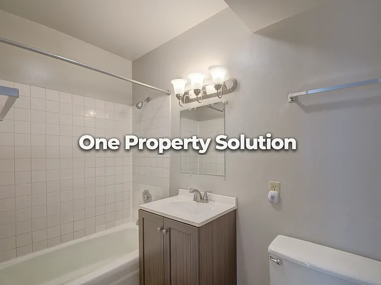 1149 E Logan St — Photo 13