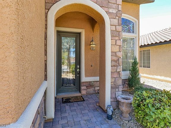 5th image of 10385 Montes Vascos Dr