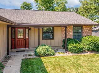6921 Brentwood Dr NE, Cedar Rapids, IA 52402
