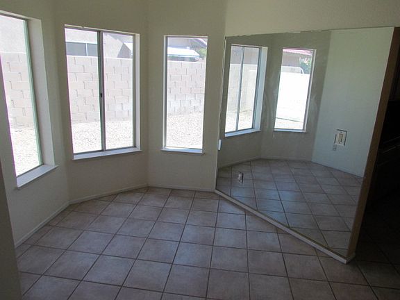 3rd image of 48140 Calle Conejo