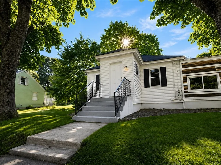 60 Howard St #1 — Photo 11