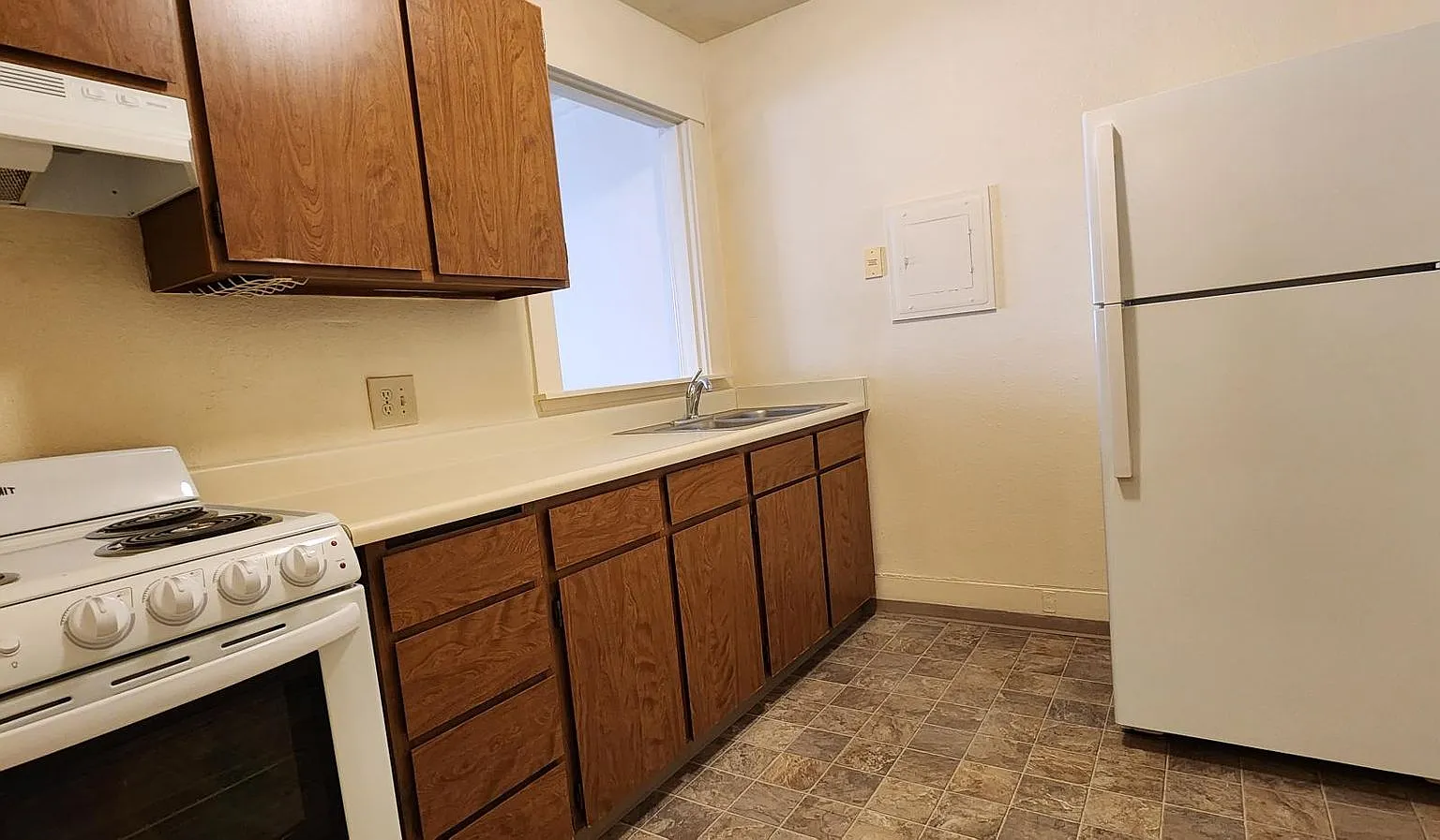 Florence Apartments — Photo 2